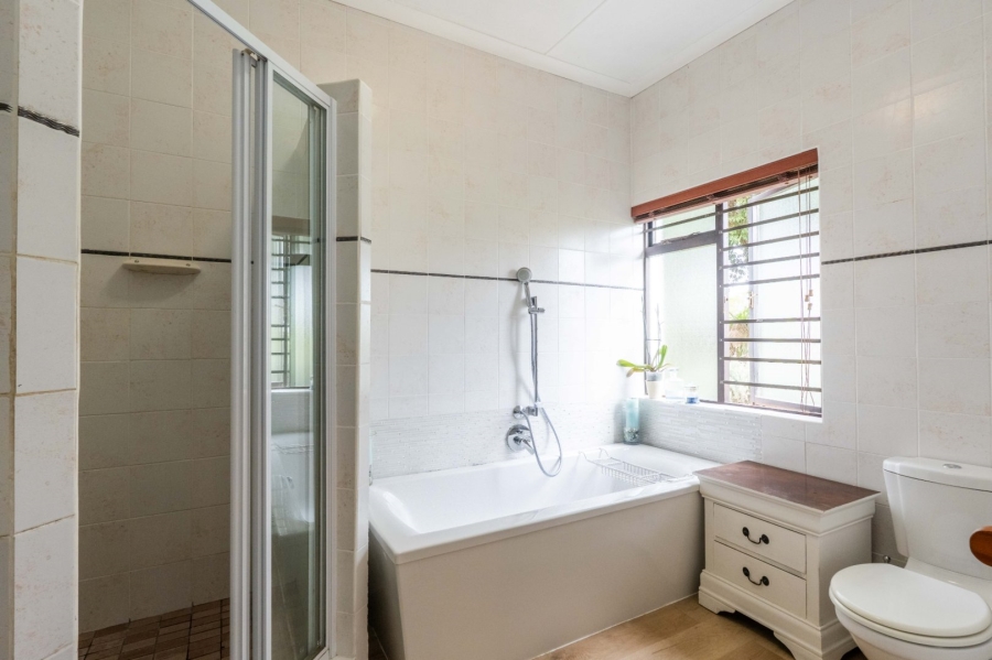 4 Bedroom Property for Sale in Hoekwil Western Cape
